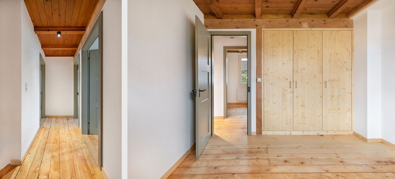 Obergeschoss mit Holzböden und Wandschränken