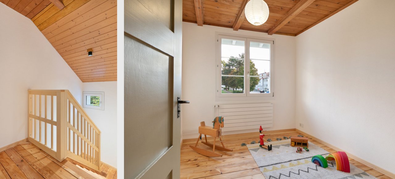 Kinder Zimmer und Holztreppe ins Obergeschoss